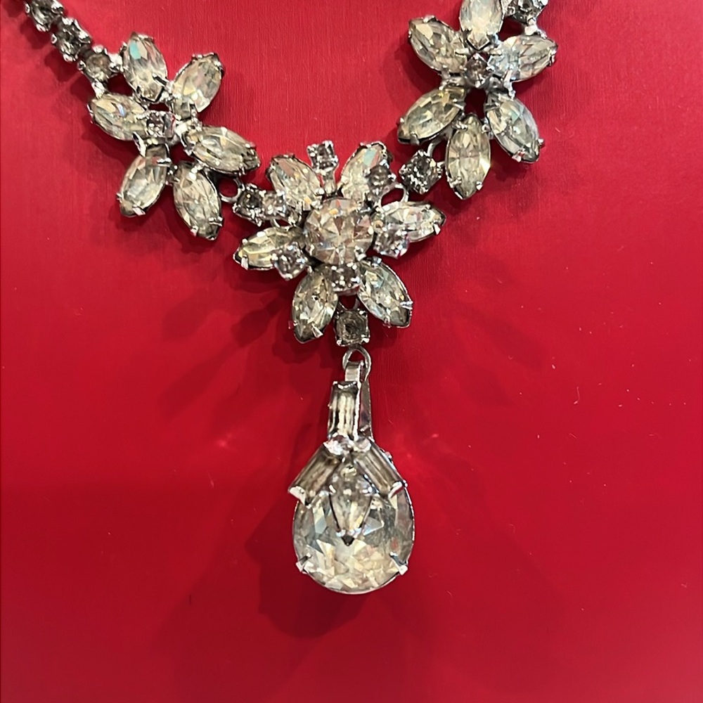 Volupte Vintage Rhinestone Necklace & Screw Back Earring Set. Beyond Exquisite. - Picture 16 of 16